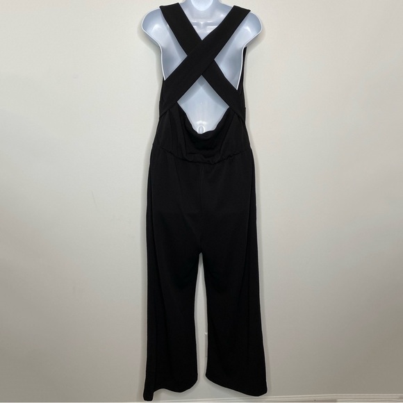 Speechless Black Cross Back Jumpsuit With Pockets - Picture 3 of 12